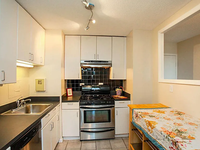 2030 N Adams St #1108 — Photo 2