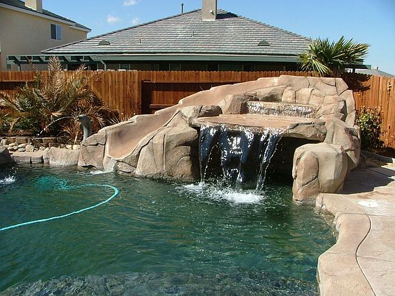 Rock Pool w/slide 