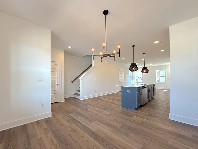 952 Allen Park Dr — Photo 2
