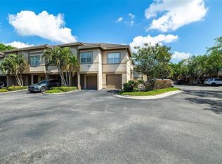 910 Normandy Trace Rd, Tampa, FL 33602