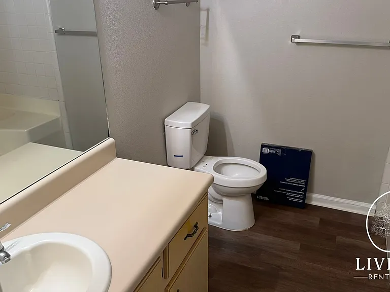 800 Wallace Martin Dr — Photo 13