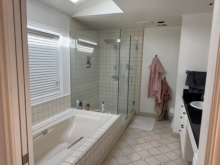 541 Cecelia Ct — Photo 8
