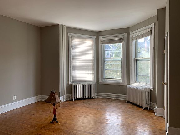 2nd image of 4814 Warrington Ave APT 2