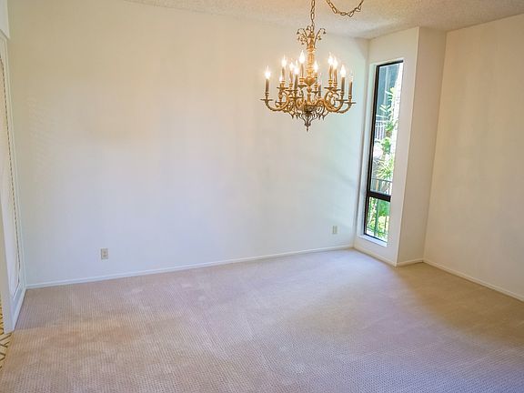 4th image of 5340 Yarmouth Ave Unit 106