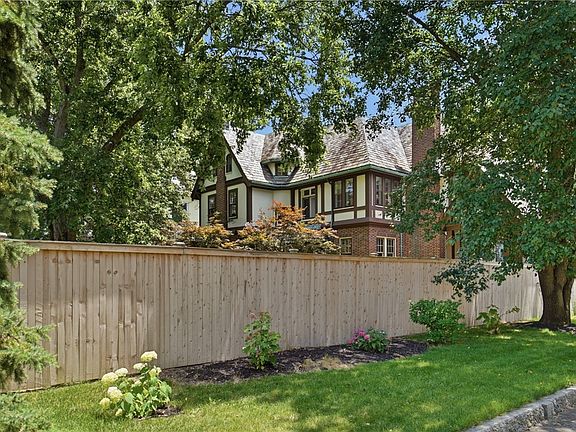 93rd image of 505 E Linden Ave