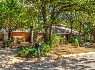 1004 Overhill Dr, Bedford, TX 76022