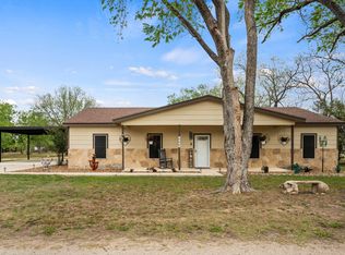 1131 E Fannin St, Luling, TX 78648