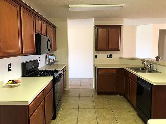 4th image of 1805 Walnut Hills Ln
