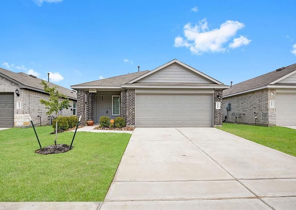 1st image of 24038 Kentwood Dr