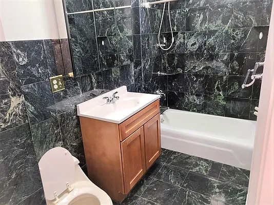 Rented by Virtual Real Estate | media 10