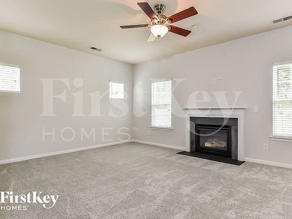 3rd image of 2012 Heron Pointe Dr