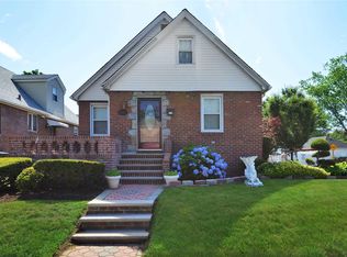 130-21 244th St, Rosedale, NY 11422