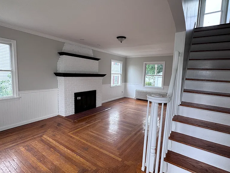 44 Lambert St #1 — Photo 1