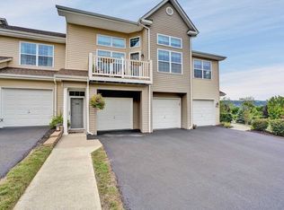 2906 Huron Ct, Wappingers Falls, NY 12590