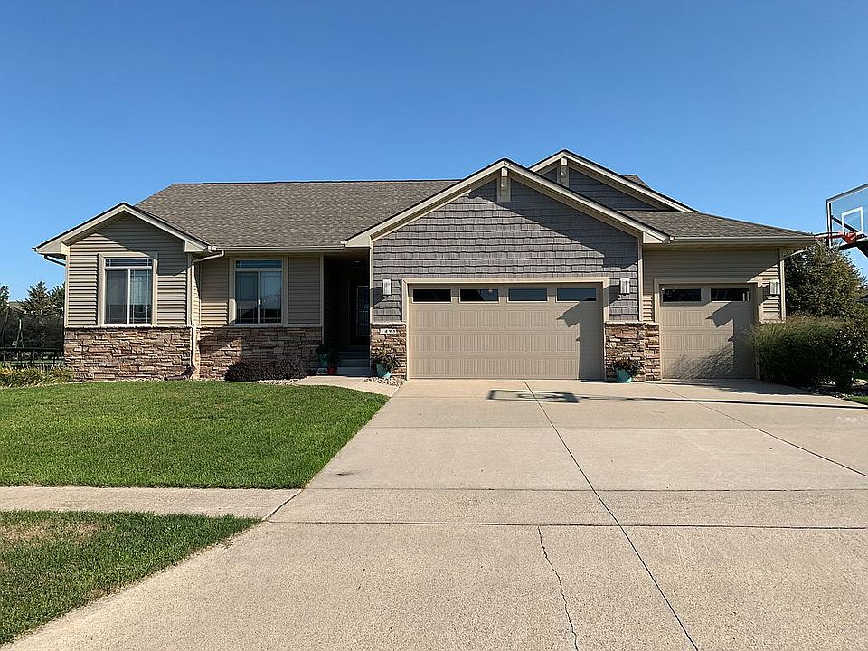 1st image of 1495 SE Traden Dr