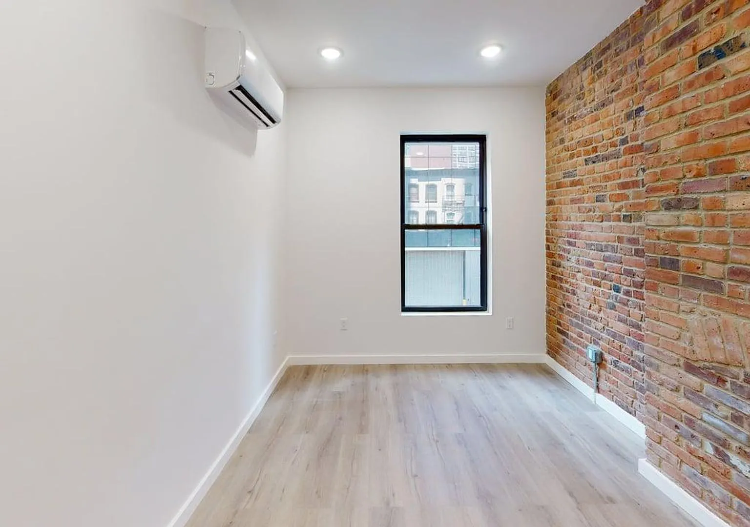 81 Halsey Street — Photo 3