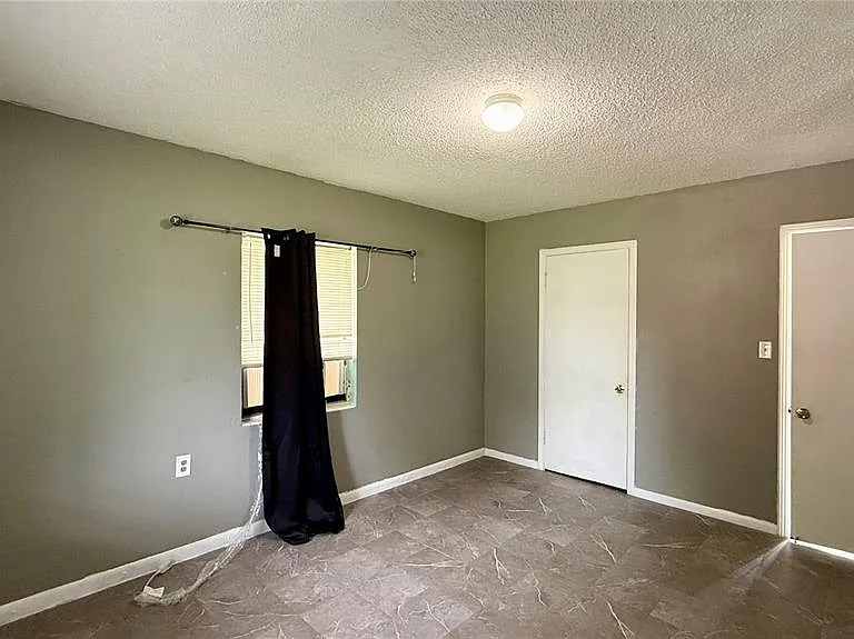 202 E Polk St — Photo 9