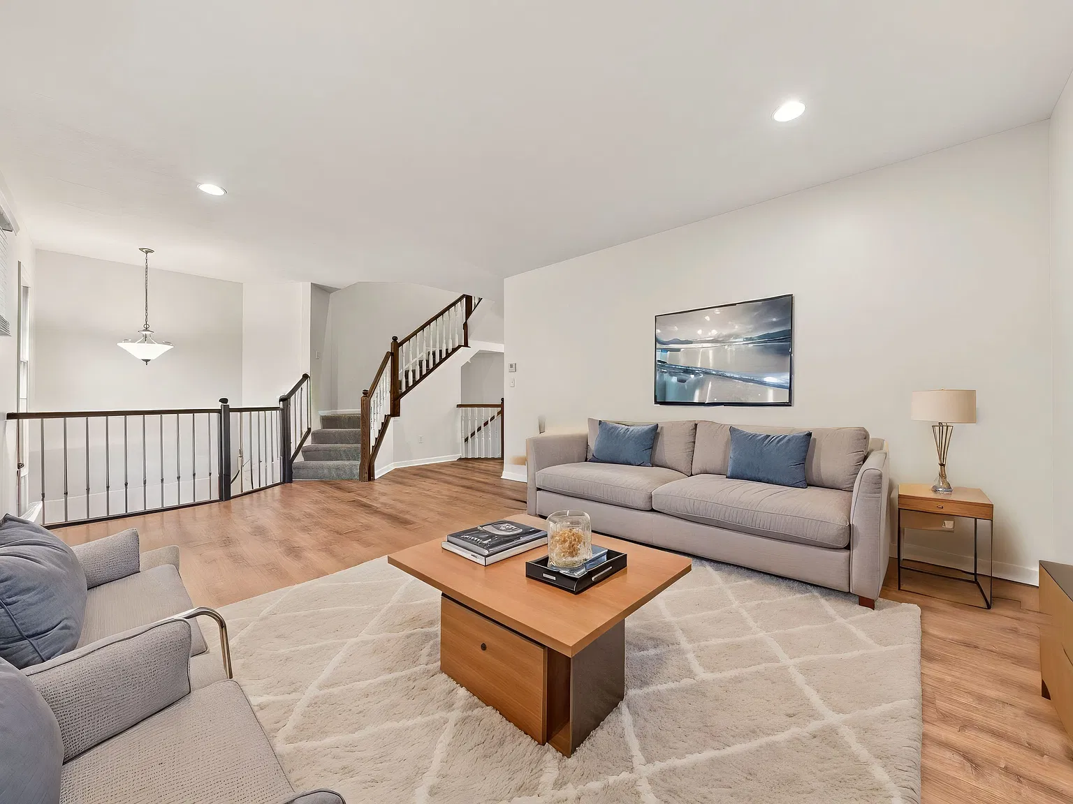 3 bed, 2.5 bath, 1950 sqft, $2,495 — Photo 4