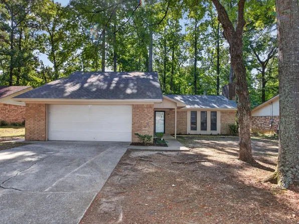 201 Robinhood Dr, Nacogdoches, TX 75961