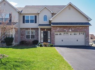 976 Spring White Dr, Breinigsville, PA 18031