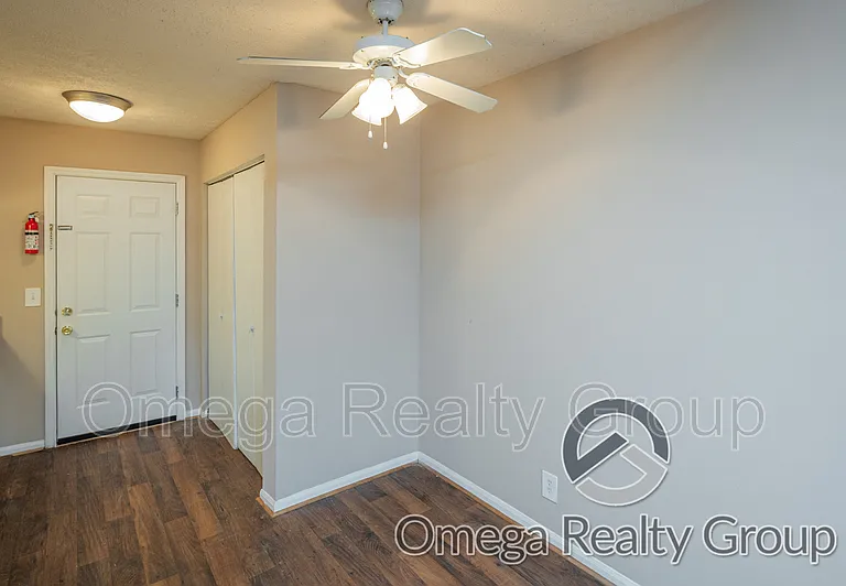Lakeridge Apartments — Photo 28