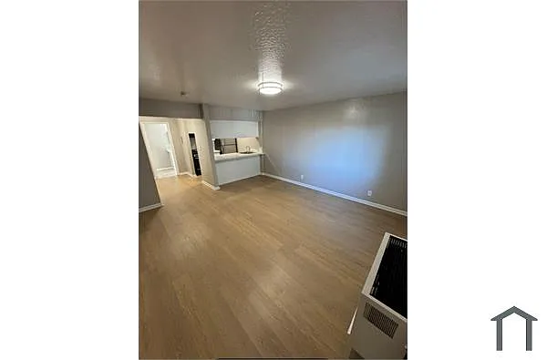 Building Photo - 120 San Lorenzo Blvd #3