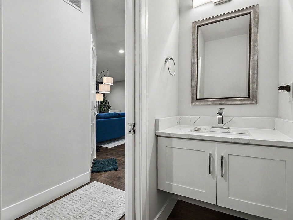 1320 Parkway, photo 15