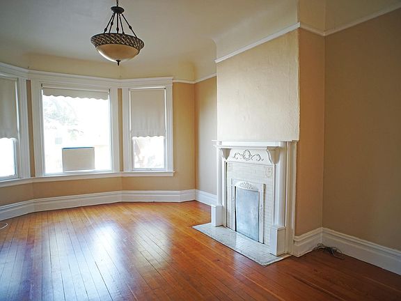 2nd image of 1327 Baker St