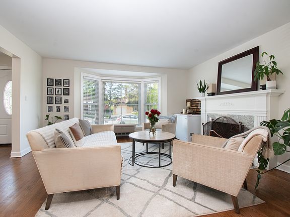 3rd image of 7141 N Kedvale Ave