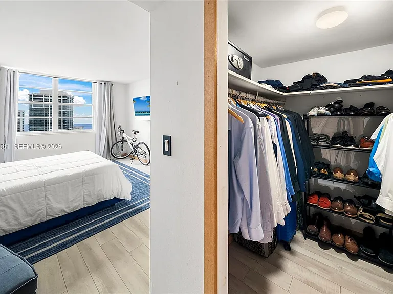6770 Indian Creek Dr #Penthouse B — Photo 27