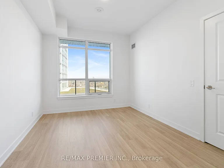 30 Upper Mall Way #909 — Photo 38