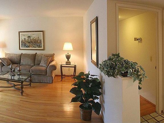 3rd image of 1756 Leigh Ave