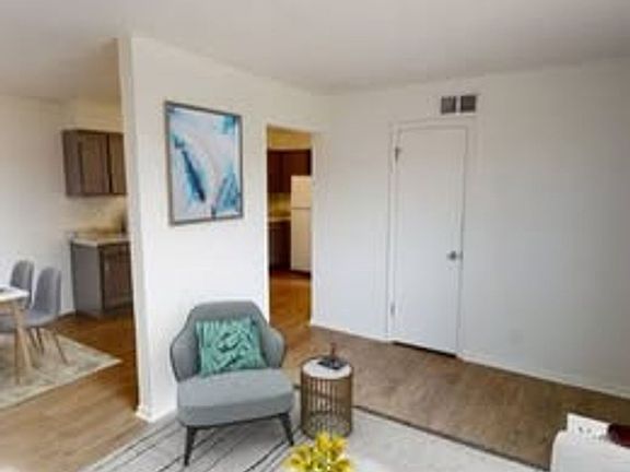 5th image of 201 SW Linden St #205-03