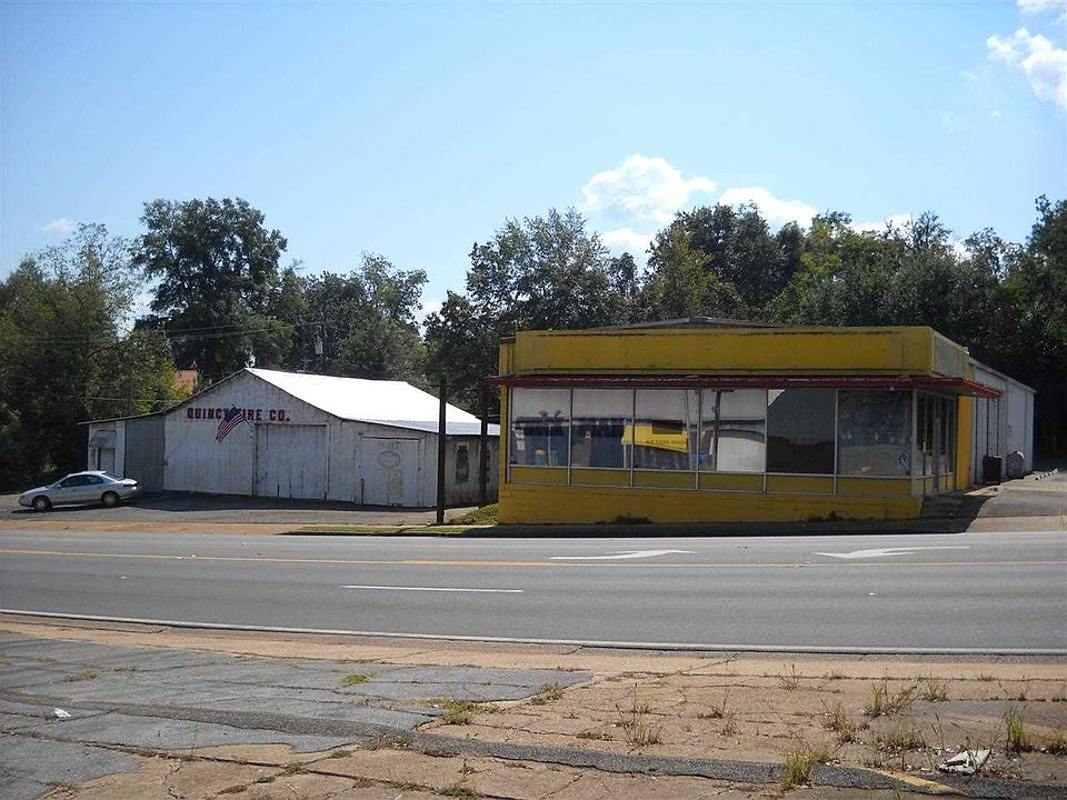 2nd image of 916 W Jefferson St
