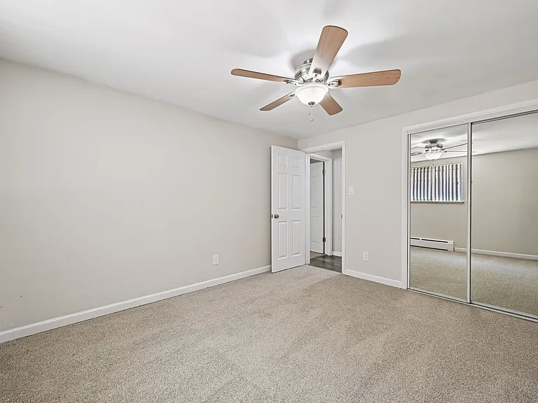 Dahlia Apartments — Photo 19