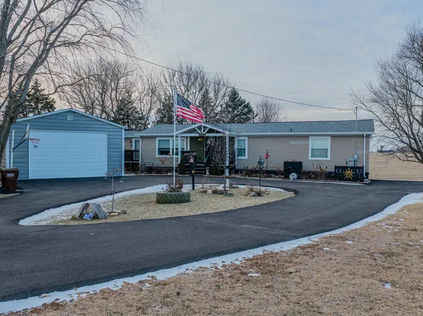 2728 W Brooklyn Rd, Compton, IL 61318