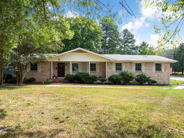 2130 Colonial Parkway Dr, Chattanooga, TN 37421