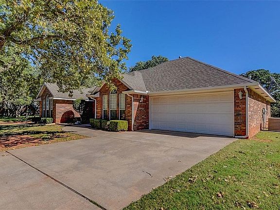 3rd image of 1420 Houser Ln