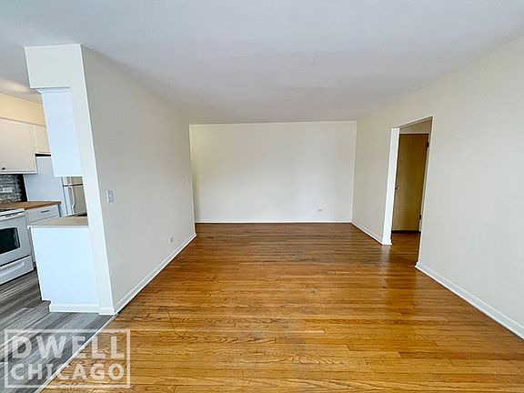 2nd image of 2422 W Berwyn Ave