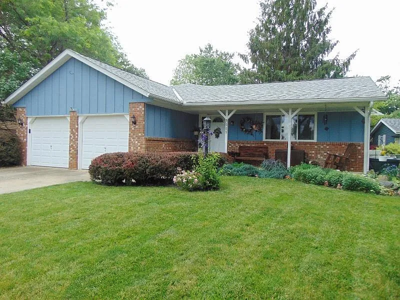 5669 Holyoke Ln photo 1