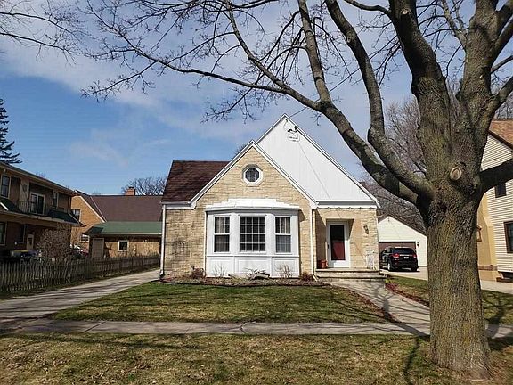 Rests in a well-established neighorhood