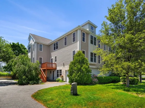 157 Clay St Unit 157, Quincy, MA 02170