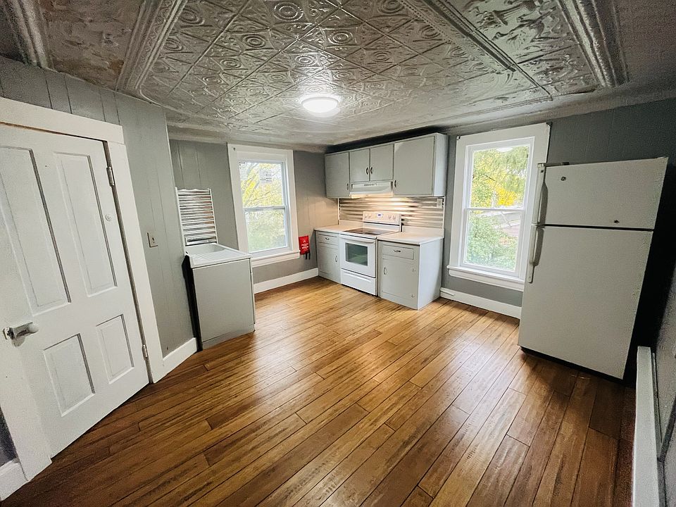 2nd image of 540 S Prairie St #2