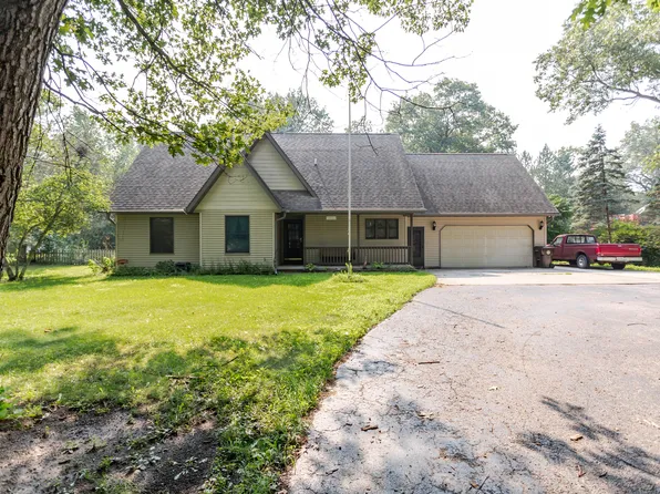 10666 Potomac Dr, Demotte, IN 46310