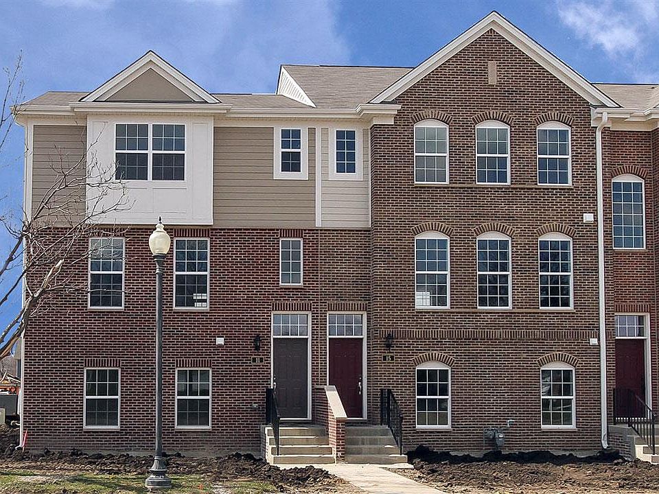 Located on 3101 in Pleasant Square in Schaumburg, IL