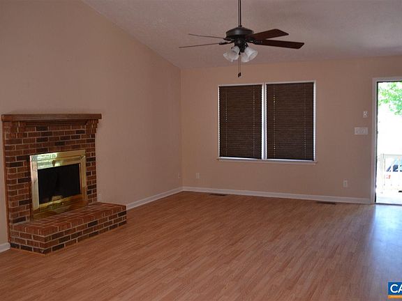 4th image of 5 Woodlawn Dr