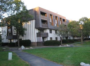 13200 W Heiden Cir Unit 2408, Lake Bluff, IL 60044