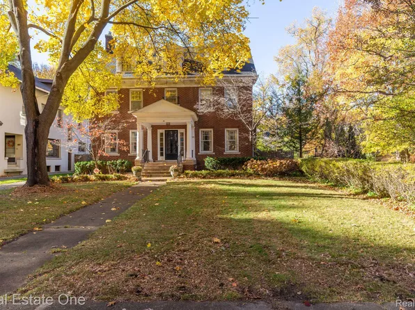 2189 Burns St, Detroit, MI 48214