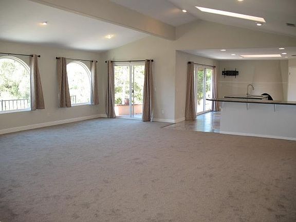 4th image of 2352 Marion Ln