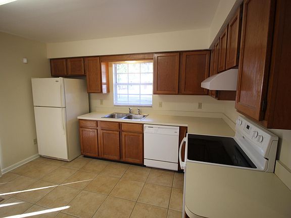 4th image of 1807 Cloverlawn Ave